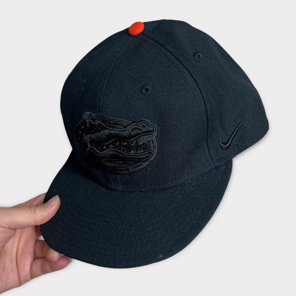 Nike True Dri Fit Florida Gators Snap Back Hat Cap Flat Bill Embroidered Black‎